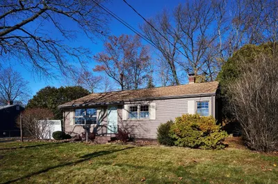 135 Sheehan Dr 1