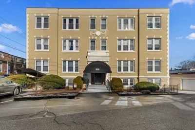 509 Pleasant St #1-4 1