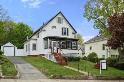 109 Pine Grove Avenue 1