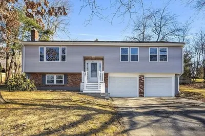 56 Bowdoin Dr 1