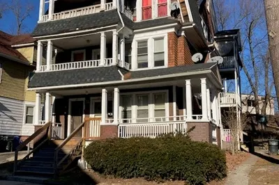 35-37 Bartlett St