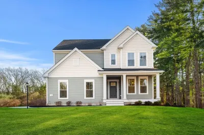 20 Lloyd Circle #32 1