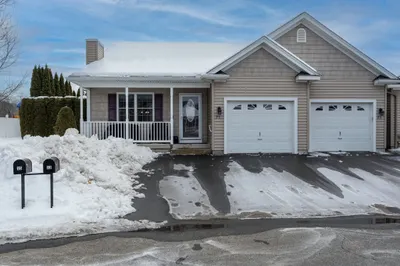 25 Fairview Village Court #25 1