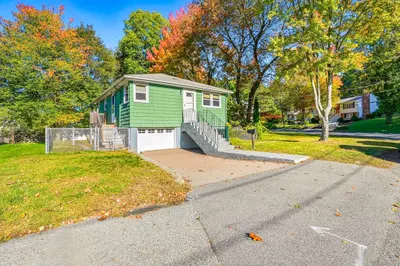 24 Overlook Avenue