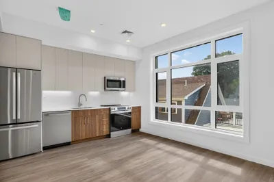 13 Warwick St #303 1