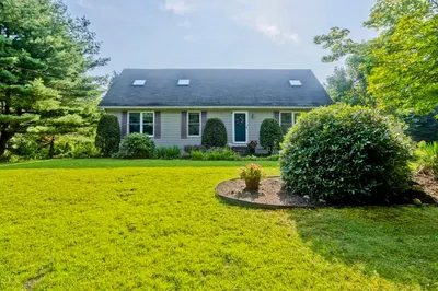 19 Barton Ave