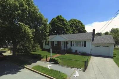 33 Curtis Ave
