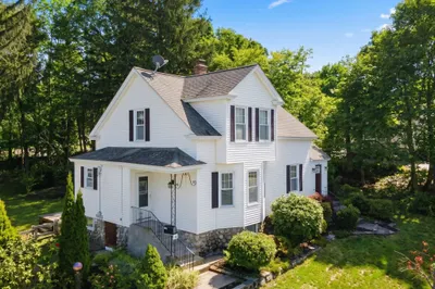 46 Barrett Ave 1