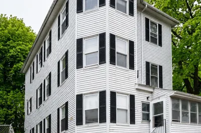 2 E Kendall St 1