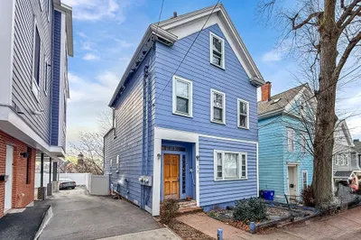 17 Suffolk St #B
