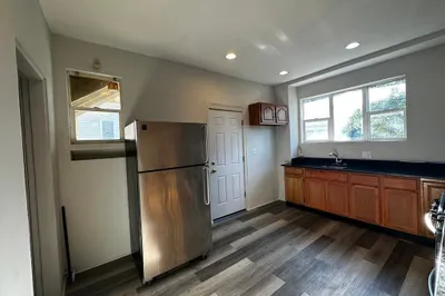 29 E Cottage St #1