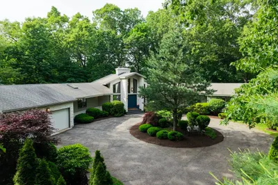 550 Wolf Swamp Rd 1