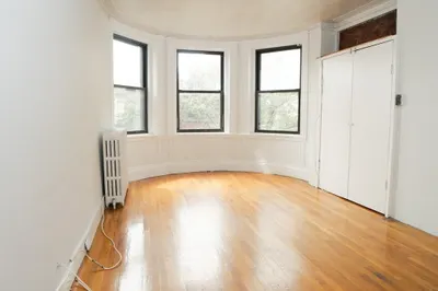 259 W Newton St #9