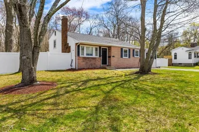 12 Brentwood Ave 1