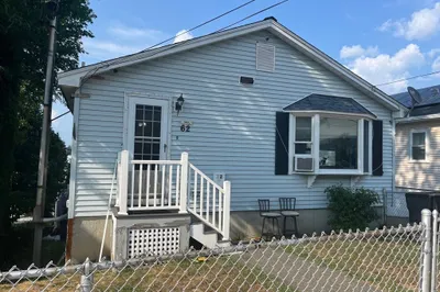 62 Carroll St #1