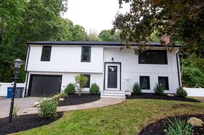 85 Alden Rd 1