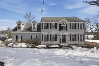 12 Lake View Drive 1