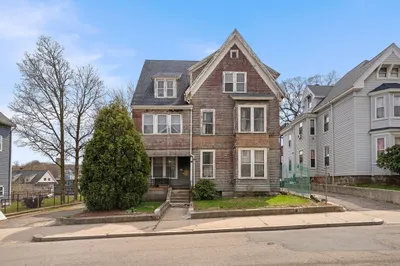 70 W Cottage St 1