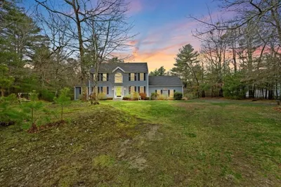 56 Sherwood Ln