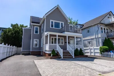 29 Dolphin Ave