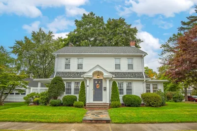 140 Laurel Street 1