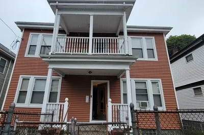 52 Hazelton St