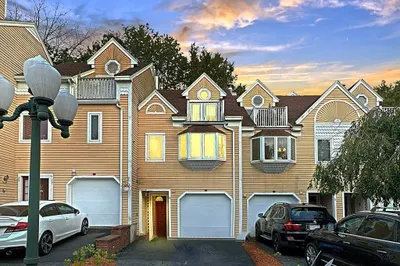 15 Village Ct #15
