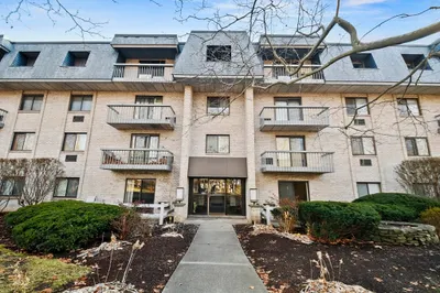 85 Commons Dr #412