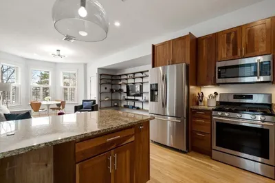 42 Highland Ave #4