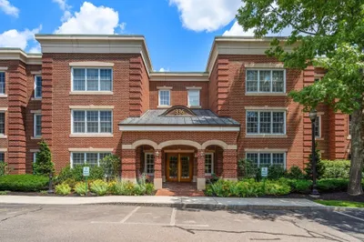 336 Boylston Street #Unit 102 1