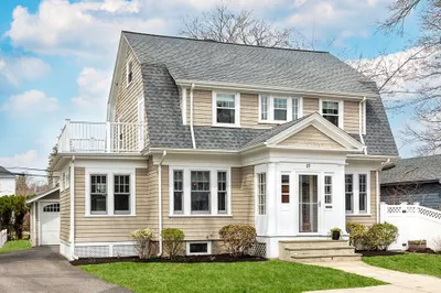 11 Howitt Road