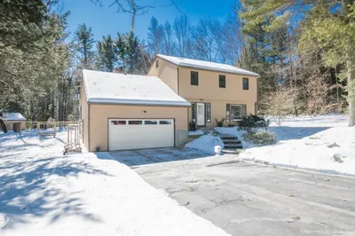 4 Glendale Woods Dr 1