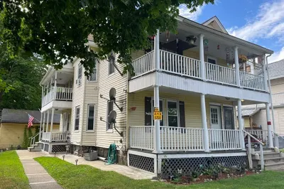 108-110 Conway St 1