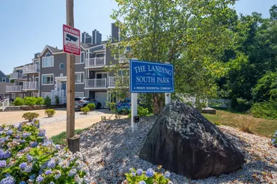 700 Shore Drive #3-303 1