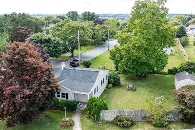386 Alden Rd