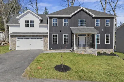 6 Barrows Rd