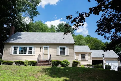 20 Hemlock Dr