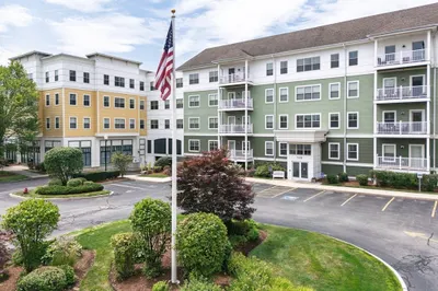 248 Main St #207