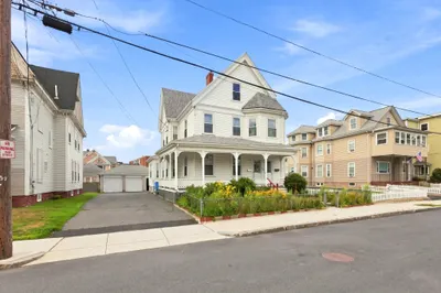 56 Lincoln St 1