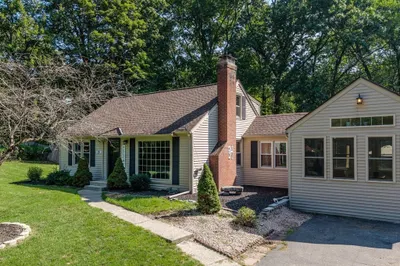 20 Bartlett Ave 1