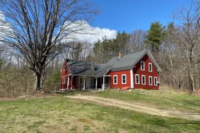 142 Flower Hill Rd 1
