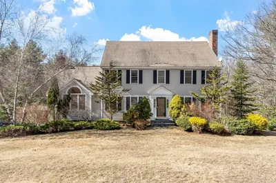 54 Kettle Hole Rd 1