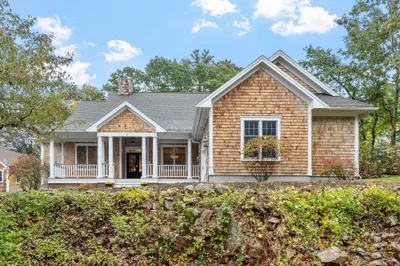 2 Greenbrier Rd, Rd 1