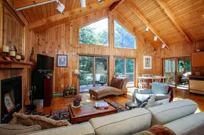 32 Hayscent Dr