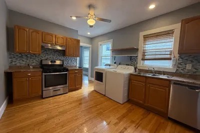 12 Bentham Rd