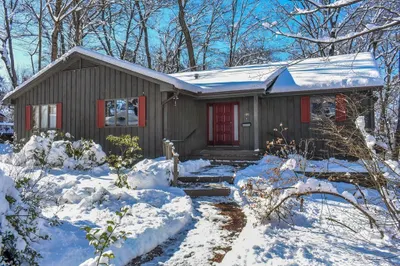 195 Meadowbrook Rd 1