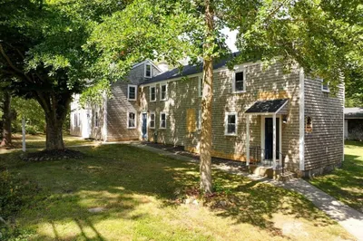 687 Main St 1