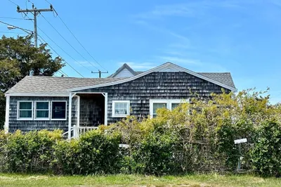 109 Taylor Ave