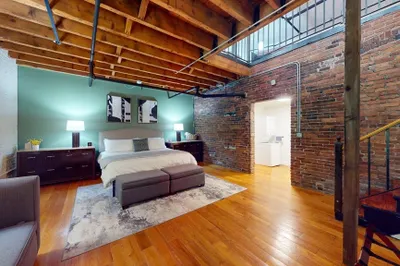 19 Stanhope St #1B
