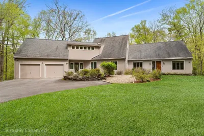 320 Nagog Hill Rd 1